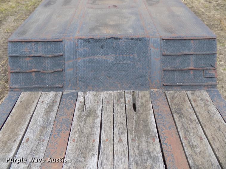 image for item DE7544 1993 Entyre lowboy equipment trailer