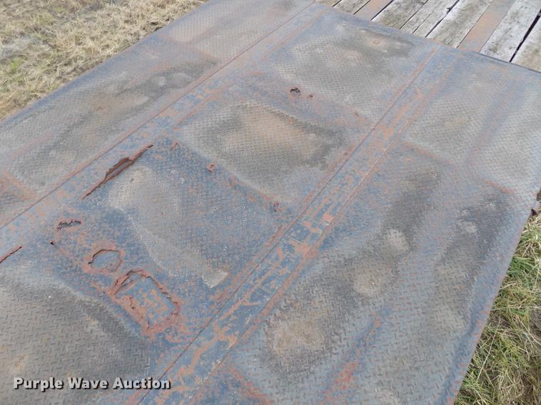 image for item DE7544 1993 Entyre lowboy equipment trailer