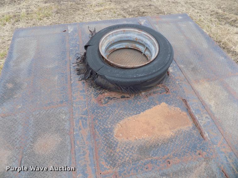 image for item DE7544 1993 Entyre lowboy equipment trailer