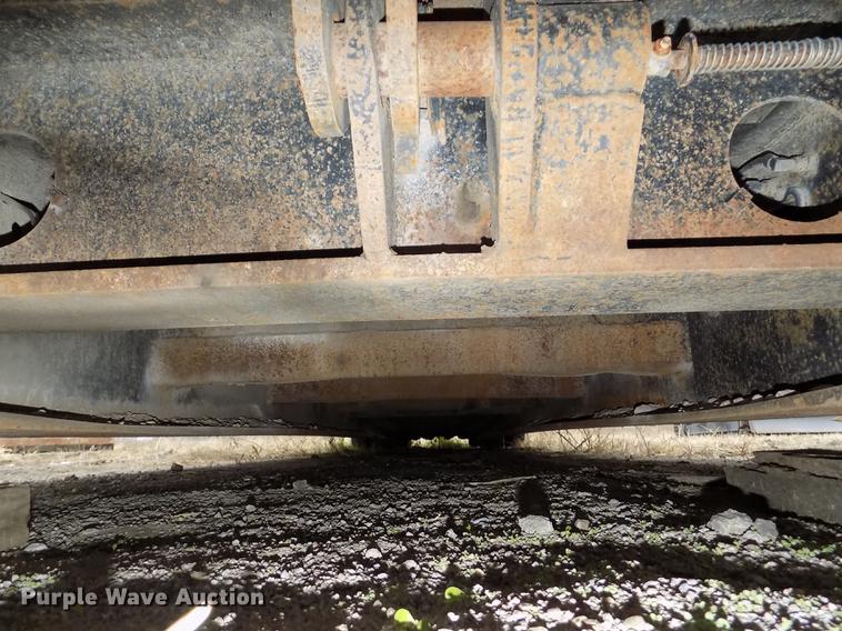 image for item DE7544 1993 Entyre lowboy equipment trailer