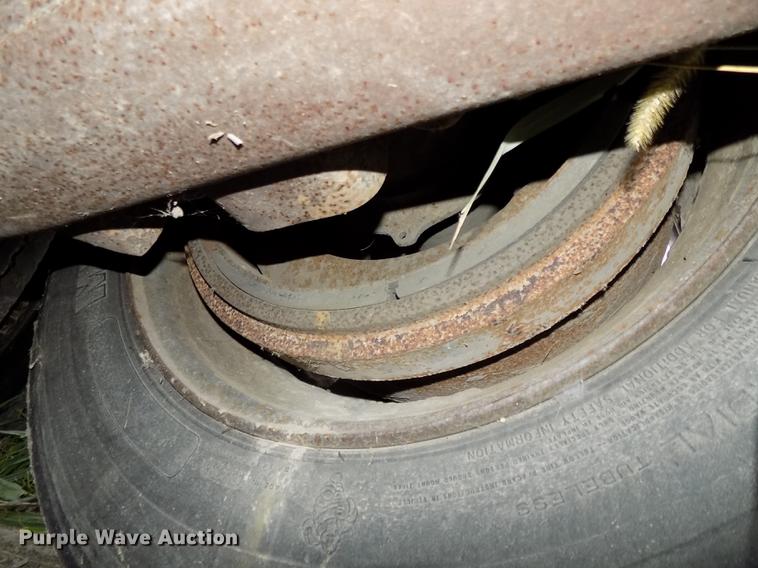 image for item DE7544 1993 Entyre lowboy equipment trailer