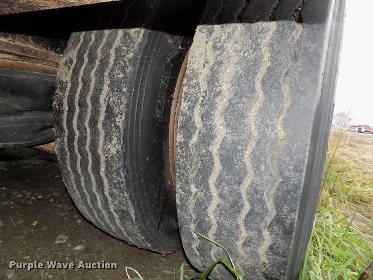 image for item DE7544 1993 Entyre lowboy equipment trailer