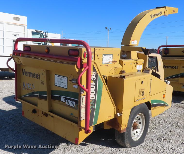 image for item DF1338 2007 Vermeer BC1000XL chipper