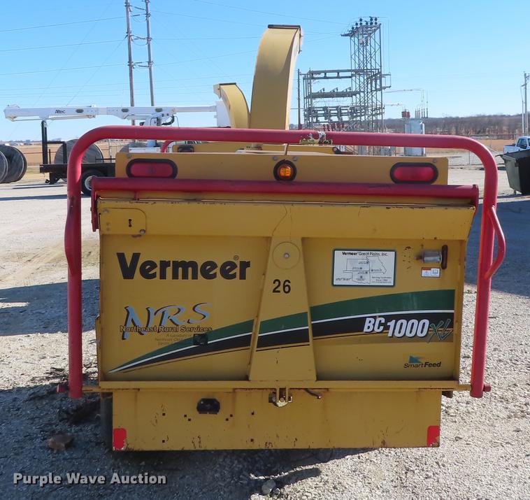 image for item DF1338 2007 Vermeer BC1000XL chipper