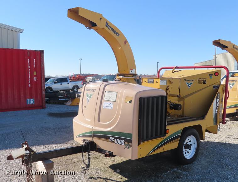 image for item DF1339 2009 Vermeer BC1000XL chipper