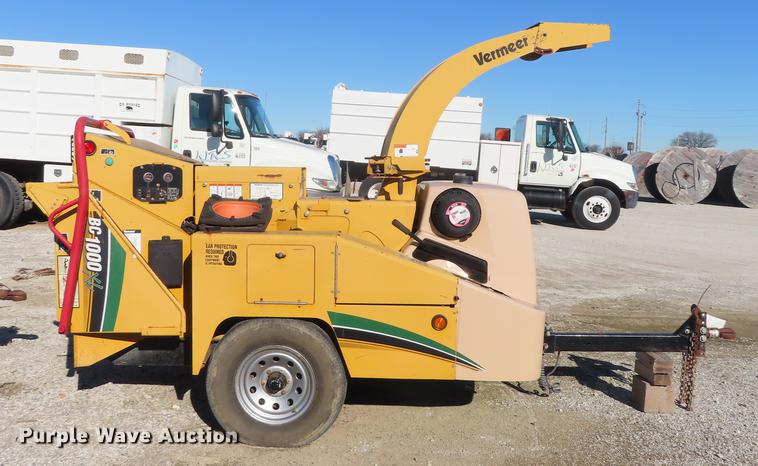 image for item DF1339 2009 Vermeer BC1000XL chipper