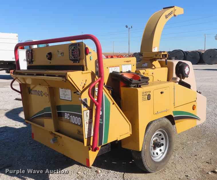 image for item DF1339 2009 Vermeer BC1000XL chipper