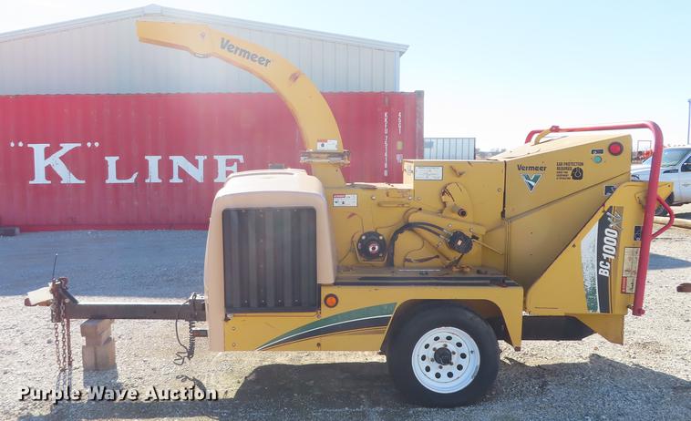 image for item DF1339 2009 Vermeer BC1000XL chipper