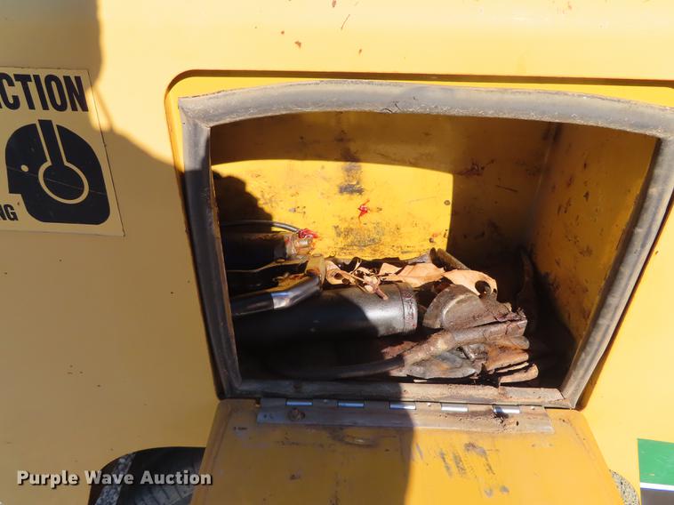 image for item DF1339 2009 Vermeer BC1000XL chipper