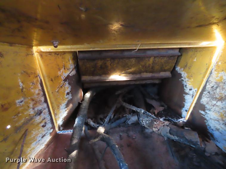 image for item DF1339 2009 Vermeer BC1000XL chipper