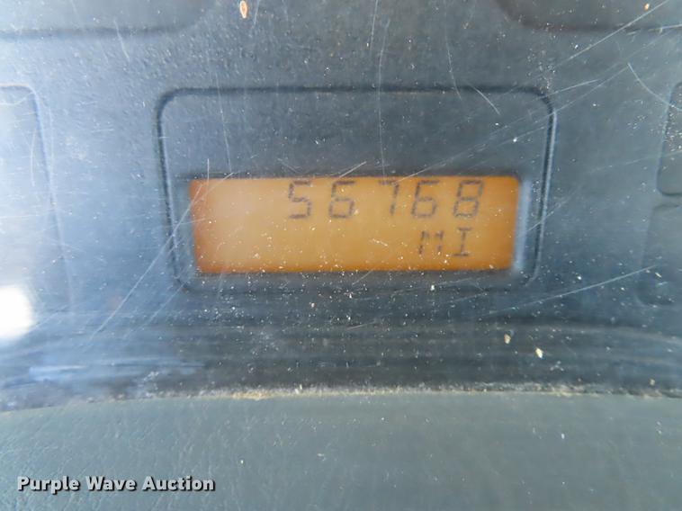 image for item DF1340 2003 International 4300 bucket truck