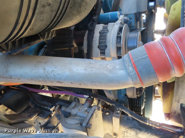 image for item DF1340 2003 International 4300 bucket truck