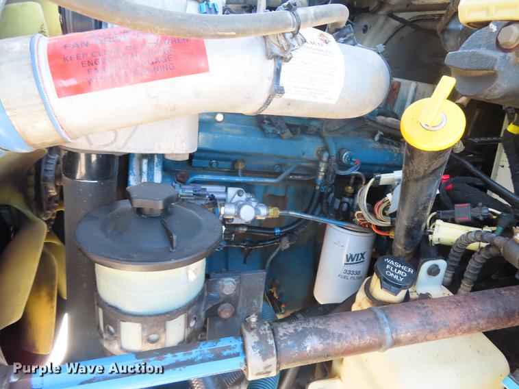 image for item DF1340 2003 International 4300 bucket truck