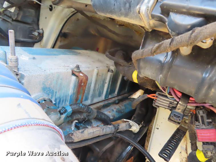 image for item DF1340 2003 International 4300 bucket truck