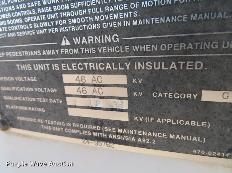 image for item DF1340 2003 International 4300 bucket truck