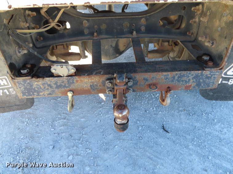 image for item DF1341 2002 International 4300 chipper truck