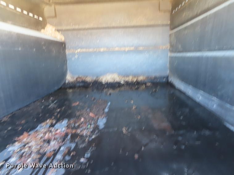 image for item DF1341 2002 International 4300 chipper truck