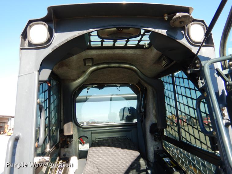 image for item DF2041 2012 John Deere 333D skid steer