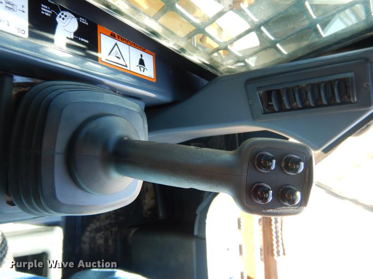 image for item DF2041 2012 John Deere 333D skid steer