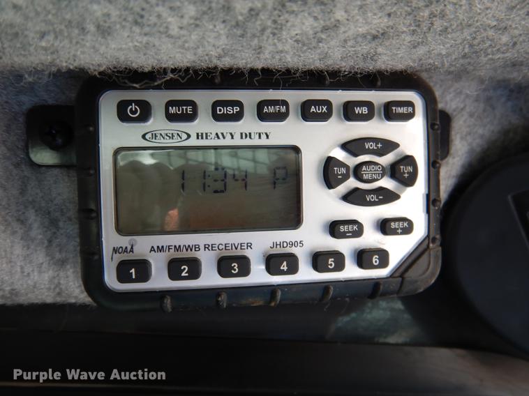 image for item DF2041 2012 John Deere 333D skid steer