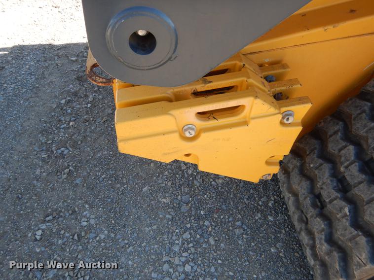 image for item DF2041 2012 John Deere 333D skid steer