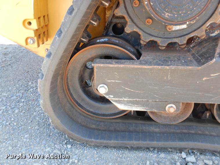 image for item DF2041 2012 John Deere 333D skid steer