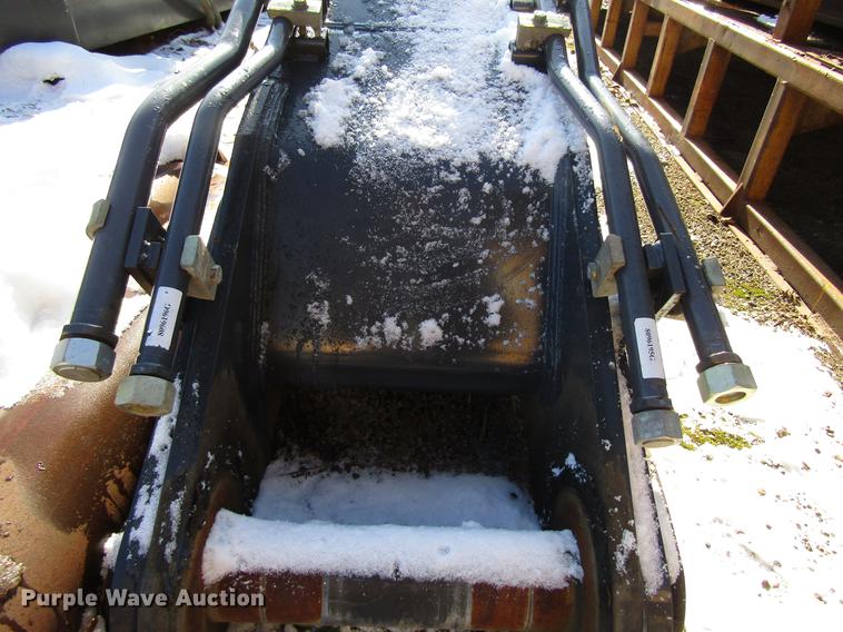 image for item DF3905 John Deere 350D excavator boom and stick