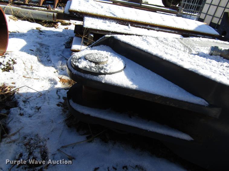 image for item DF3905 John Deere 350D excavator boom and stick