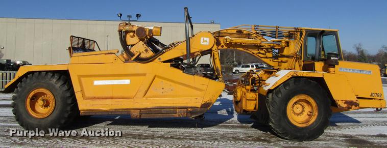 image for item DF3908 1978 John Deere 762 elevating scraper