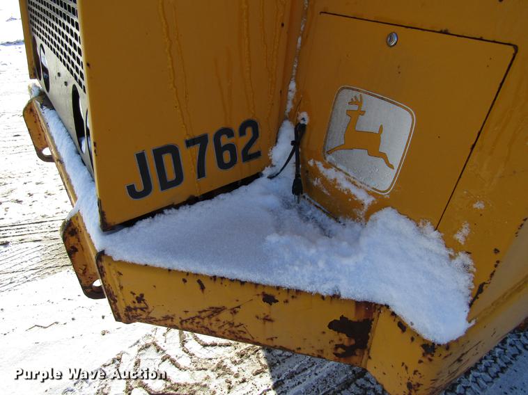 image for item DF3908 1978 John Deere 762 elevating scraper