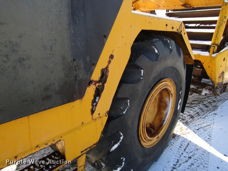 image for item DF3908 1978 John Deere 762 elevating scraper