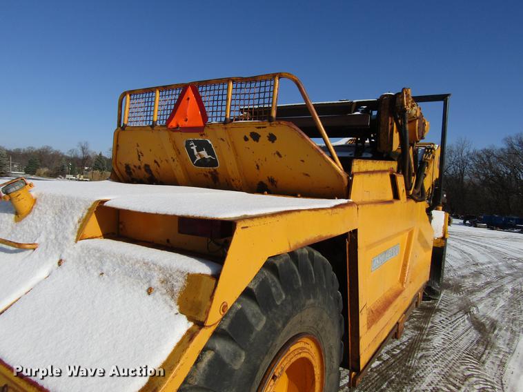image for item DF3908 1978 John Deere 762 elevating scraper