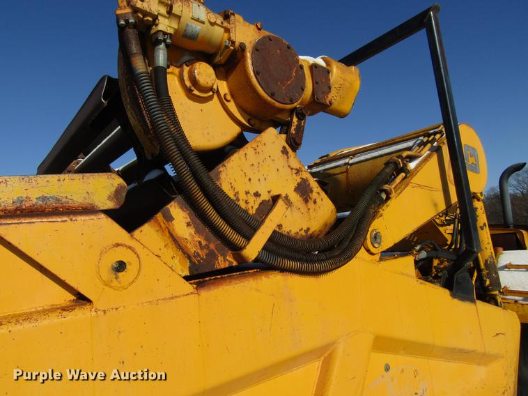 image for item DF3908 1978 John Deere 762 elevating scraper
