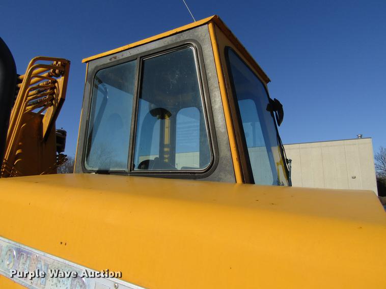 image for item DF3908 1978 John Deere 762 elevating scraper