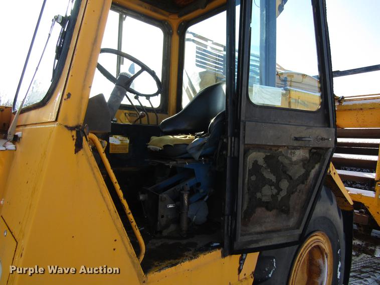 image for item DF3908 1978 John Deere 762 elevating scraper