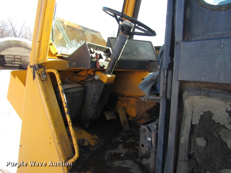 image for item DF3908 1978 John Deere 762 elevating scraper