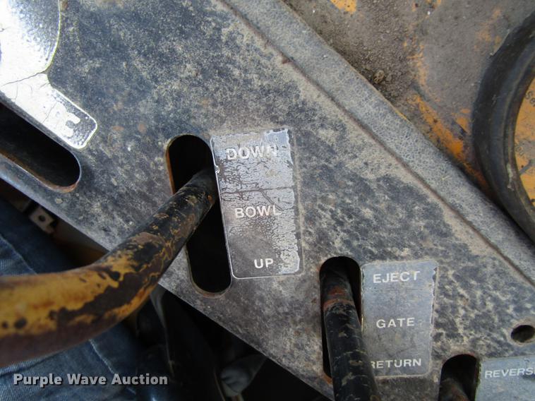 image for item DF3908 1978 John Deere 762 elevating scraper