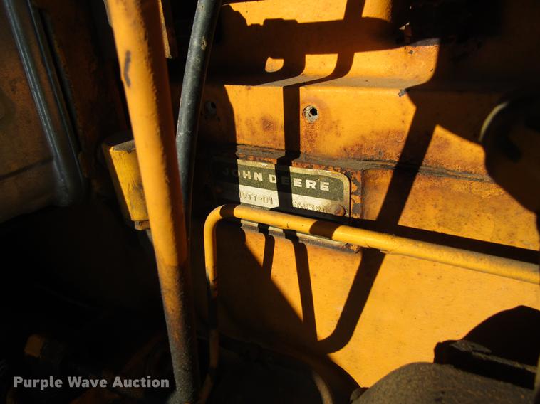 image for item DF3908 1978 John Deere 762 elevating scraper