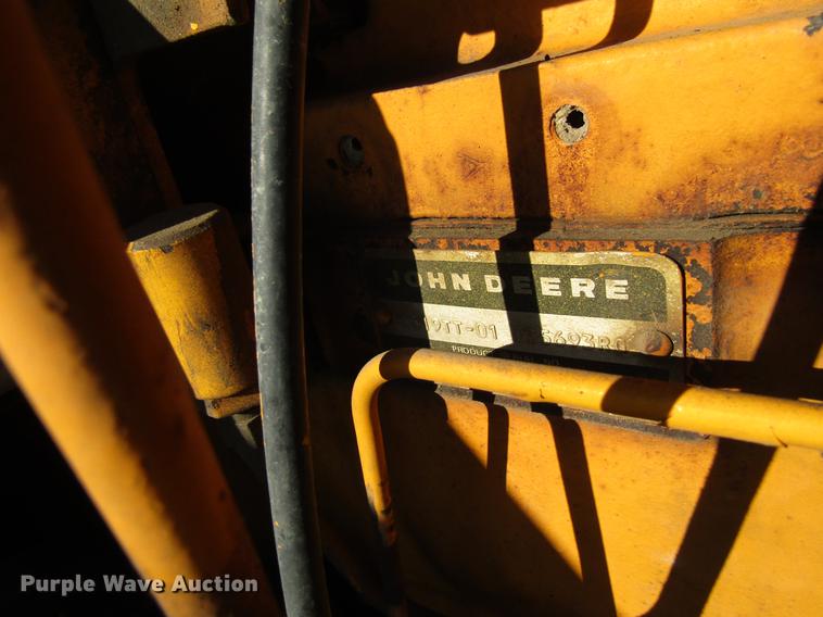 image for item DF3908 1978 John Deere 762 elevating scraper