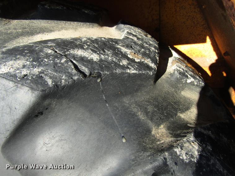 image for item DF3908 1978 John Deere 762 elevating scraper