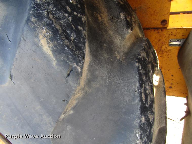 image for item DF3908 1978 John Deere 762 elevating scraper