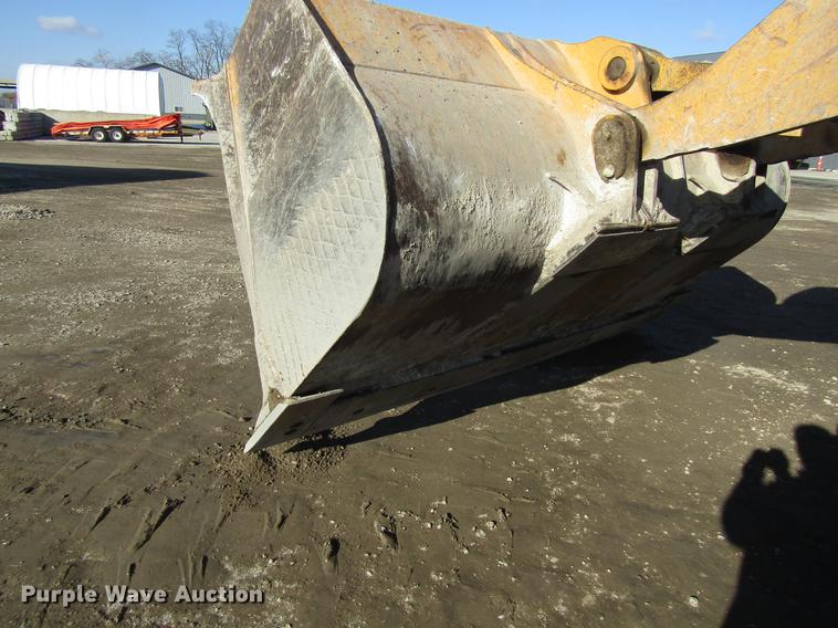 image for item DF3912 1998 John Deere 744H wheel loader