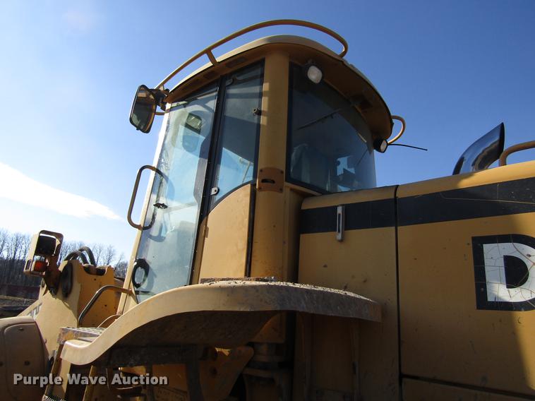 image for item DF3912 1998 John Deere 744H wheel loader