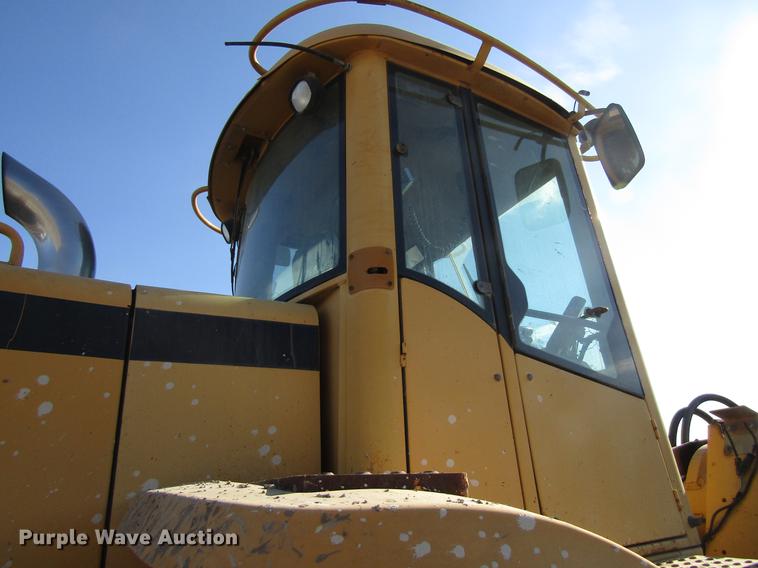 image for item DF3912 1998 John Deere 744H wheel loader