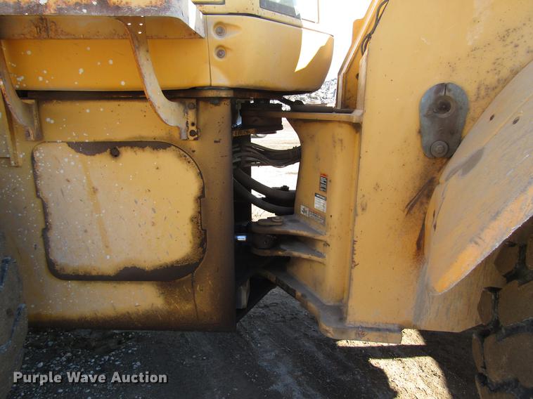 image for item DF3912 1998 John Deere 744H wheel loader