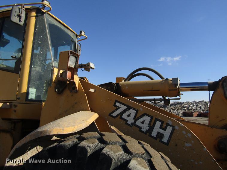 image for item DF3912 1998 John Deere 744H wheel loader