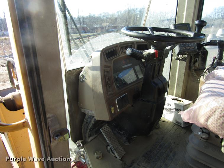 image for item DF3912 1998 John Deere 744H wheel loader