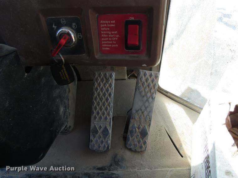 image for item DF3912 1998 John Deere 744H wheel loader