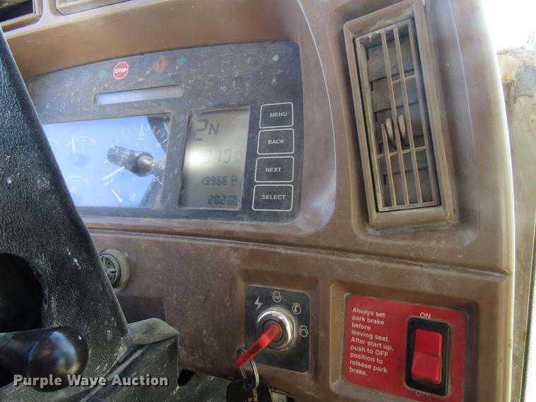 image for item DF3912 1998 John Deere 744H wheel loader