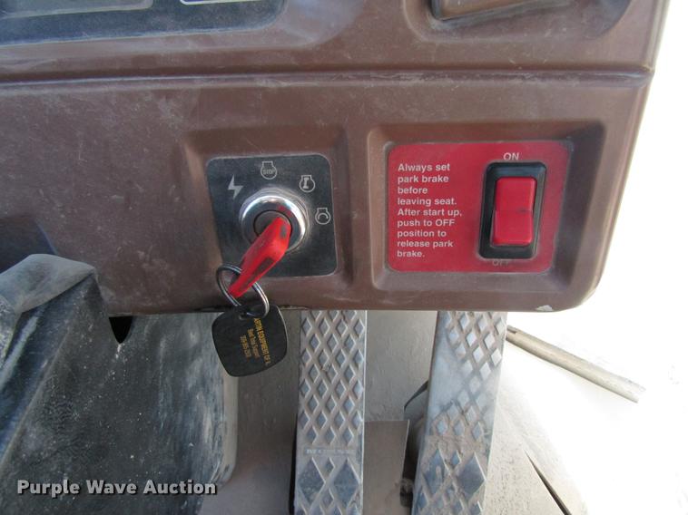 image for item DF3912 1998 John Deere 744H wheel loader